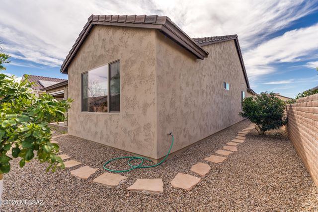 2355 E Thunder Bluff Drive, Green Valley, AZ 85614