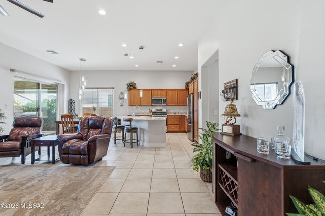 2355 E Thunder Bluff Drive, Green Valley, AZ 85614