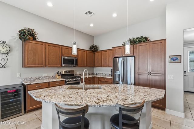 2355 E Thunder Bluff Drive, Green Valley, AZ 85614