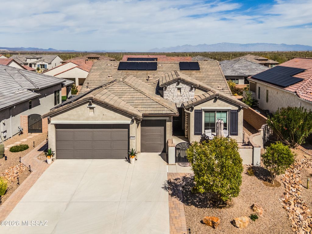 2355 E Thunder Bluff Drive, Green Valley, AZ 85614