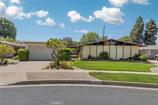 2200 Gregory, La Habra, CA 90631
