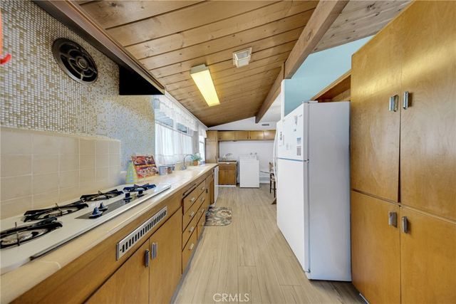2200 Gregory, La Habra, CA 90631