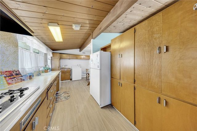 2200 Gregory, La Habra, CA 90631
