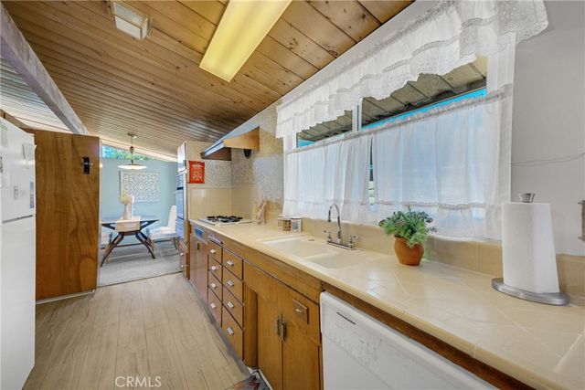 2200 Gregory, La Habra, CA 90631