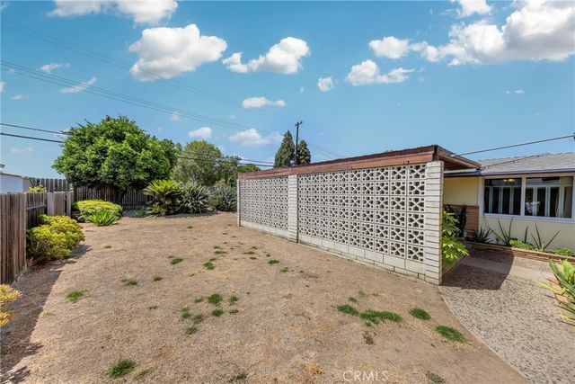 2200 Gregory, La Habra, CA 90631