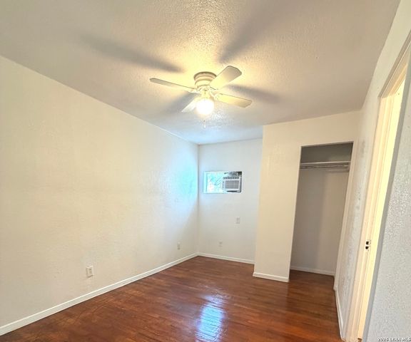 122 Waugh, San Antonio, TX 78223