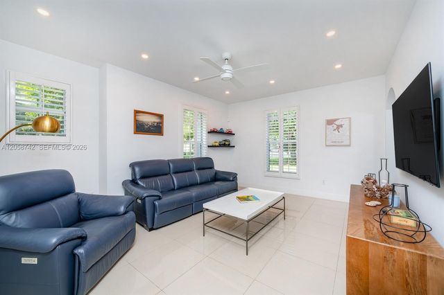 8425 SW 138th St, Palmetto Bay, FL 33158