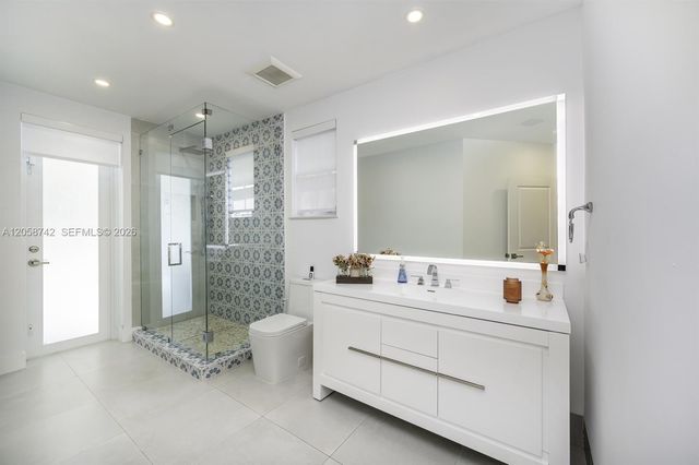 8425 SW 138th St, Palmetto Bay, FL 33158