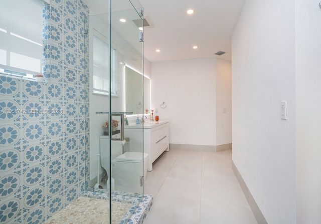 8425 SW 138th St, Palmetto Bay, FL 33158