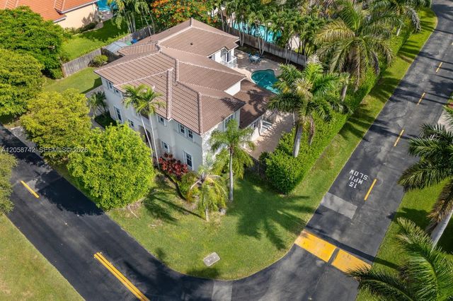 8425 SW 138th St, Palmetto Bay, FL 33158