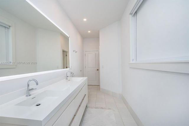 8425 SW 138th St, Palmetto Bay, FL 33158