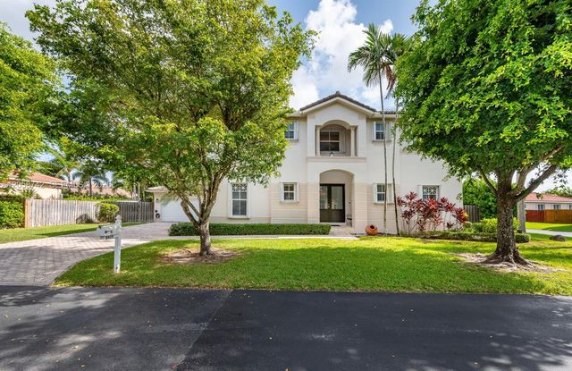 8425 SW 138th St, Palmetto Bay, FL 33158