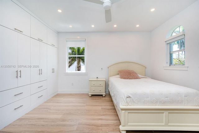 8425 SW 138th St, Palmetto Bay, FL 33158