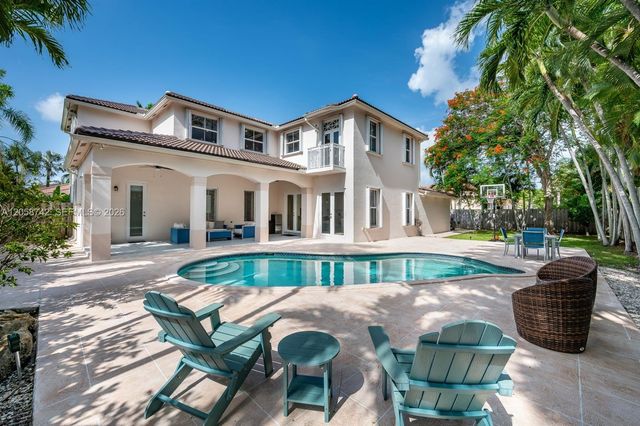 8425 SW 138th St, Palmetto Bay, FL 33158