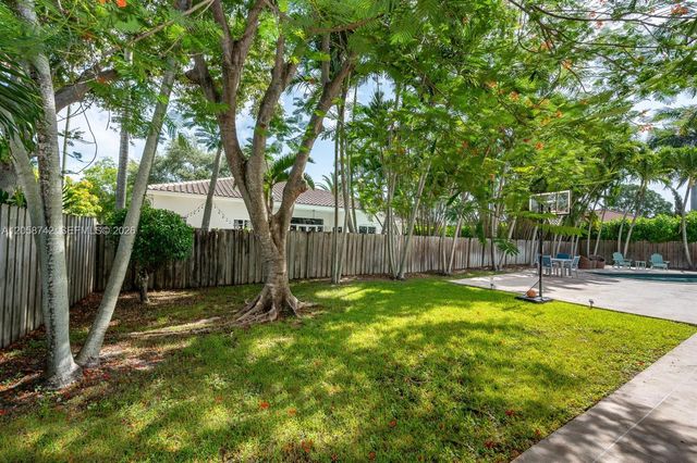 8425 SW 138th St, Palmetto Bay, FL 33158