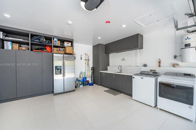8425 SW 138th St, Palmetto Bay, FL 33158