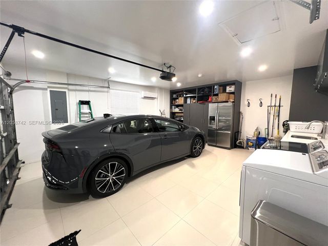 8425 SW 138th St, Palmetto Bay, FL 33158