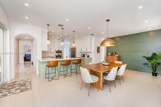 8425 SW 138th St, Palmetto Bay, FL 33158