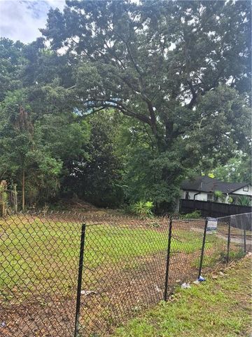 1220 Bolton Road NW, Atlanta, GA 30331