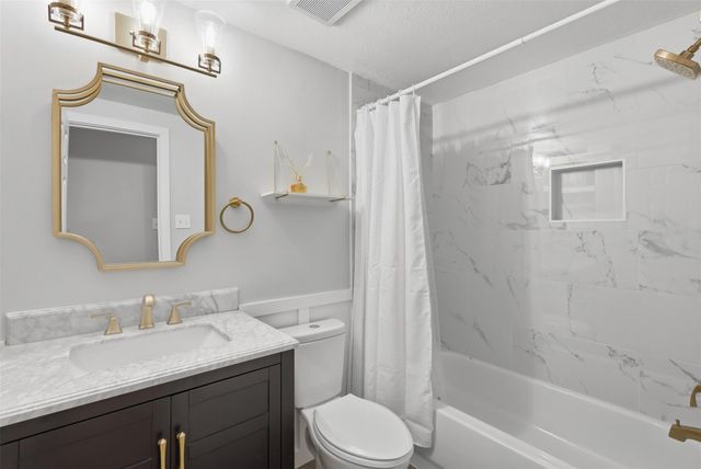 3019 Eagle Lake Drive, Pearland, TX 77581