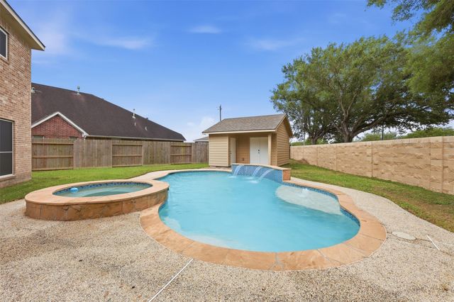 3019 Eagle Lake Drive, Pearland, TX 77581