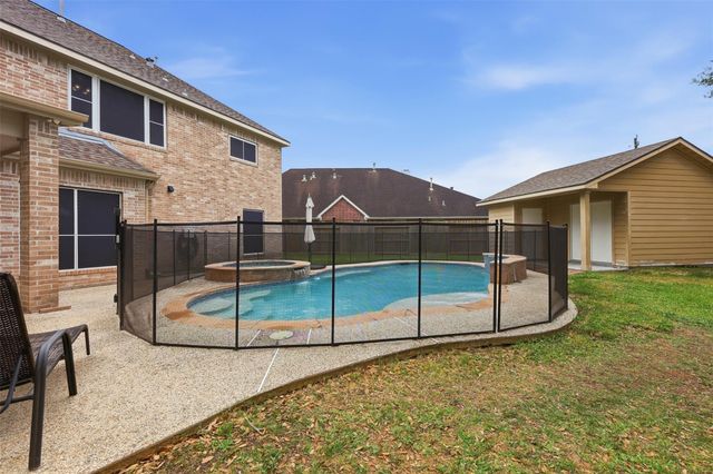 3019 Eagle Lake Drive, Pearland, TX 77581