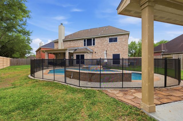 3019 Eagle Lake Drive, Pearland, TX 77581