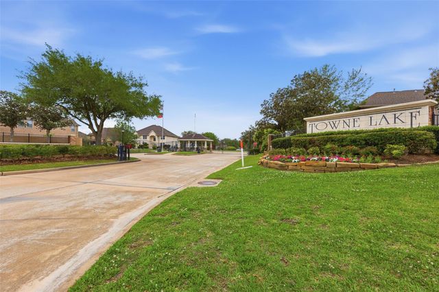 3019 Eagle Lake Drive, Pearland, TX 77581