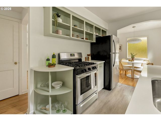 4752 Se 34TH Ave, Portland, OR 97202