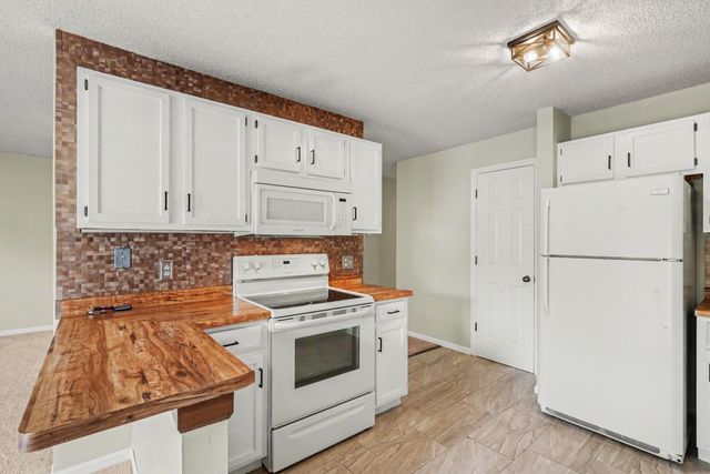 4213 Oakmede Lane 120D, White Bear Lake, MN 55110