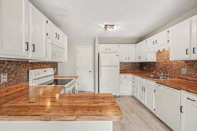 4213 Oakmede Lane 120D, White Bear Lake, MN 55110