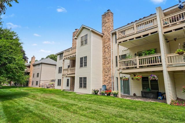 4213 Oakmede Lane 120D, White Bear Lake, MN 55110