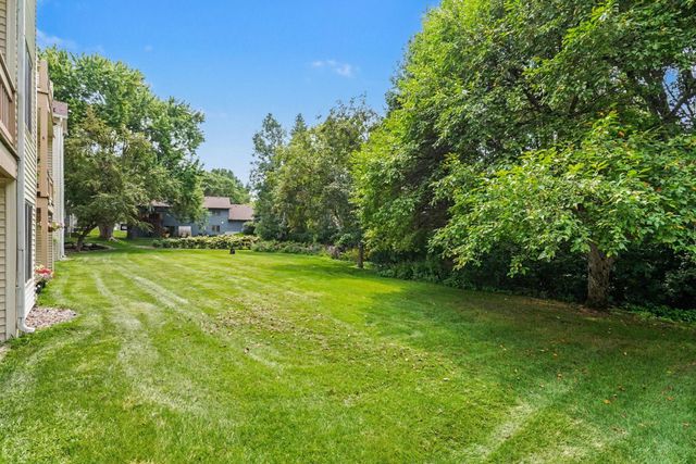 4213 Oakmede Lane 120D, White Bear Lake, MN 55110
