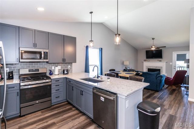 897 Black Bear Drive, House Springs, MO 63051