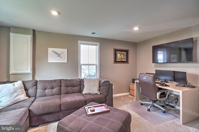 500 SAPPHIRE DR, Malvern, PA 19355