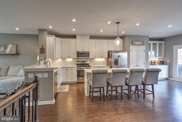 500 SAPPHIRE DR, Malvern, PA 19355