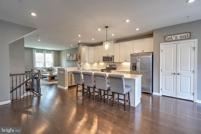 500 SAPPHIRE DR, Malvern, PA 19355