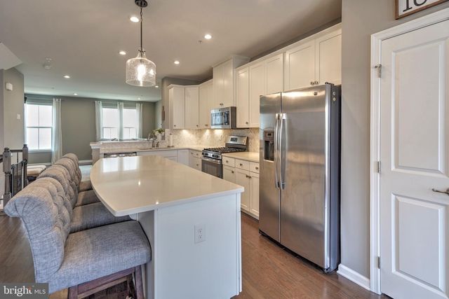 500 SAPPHIRE DR, Malvern, PA 19355