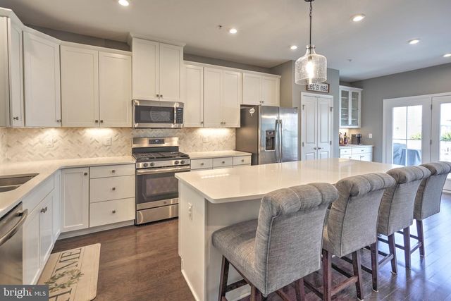 500 SAPPHIRE DR, Malvern, PA 19355