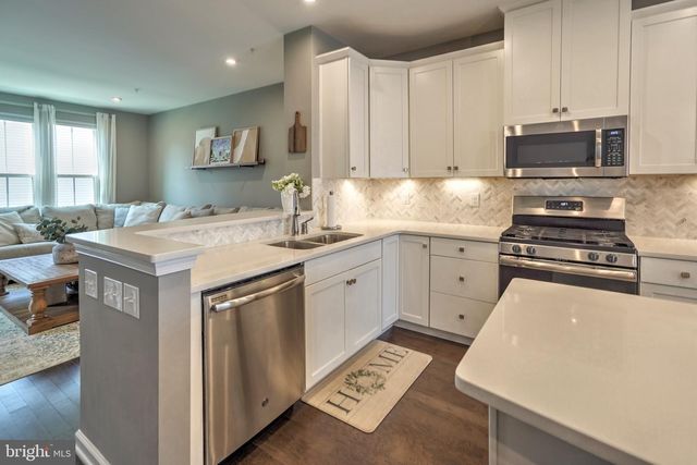 500 SAPPHIRE DR, Malvern, PA 19355