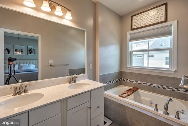 500 SAPPHIRE DR, Malvern, PA 19355