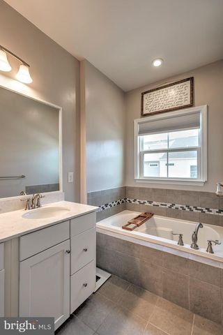 500 SAPPHIRE DR, Malvern, PA 19355