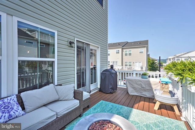 500 SAPPHIRE DR, Malvern, PA 19355