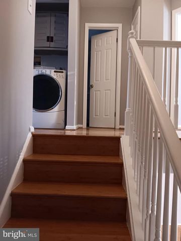 7102 CIPRIANO SPRINGS DR, Lanham, MD 20706