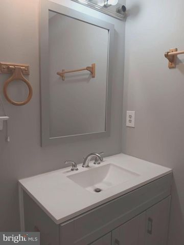 7102 CIPRIANO SPRINGS DR, Lanham, MD 20706