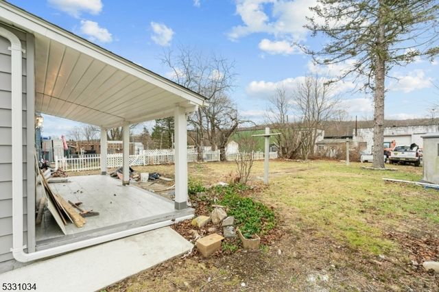 78 Stoll St, Netcong Boro, NJ 07857