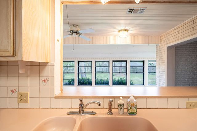 1716 Tara Circle, Texas City, TX 77591