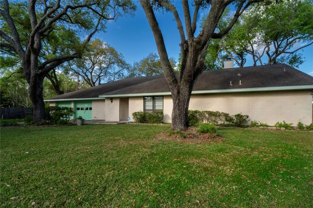 1716 Tara Circle, Texas City, TX 77591