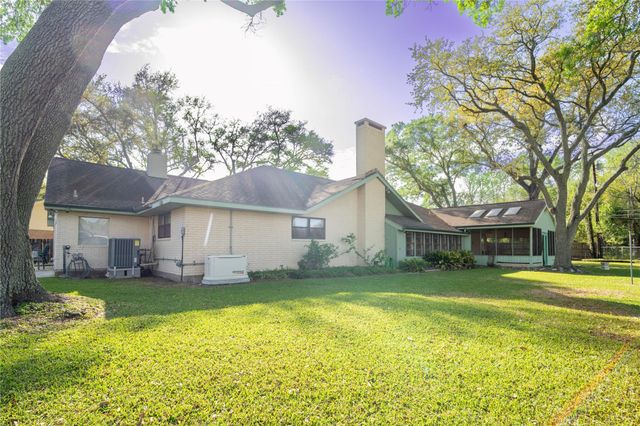 1716 Tara Circle, Texas City, TX 77591