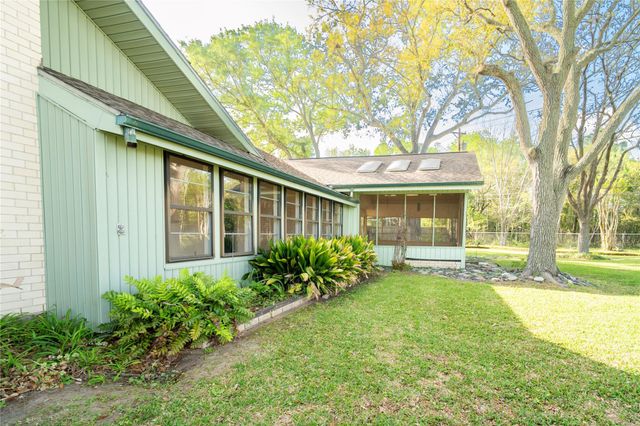 1716 Tara Circle, Texas City, TX 77591